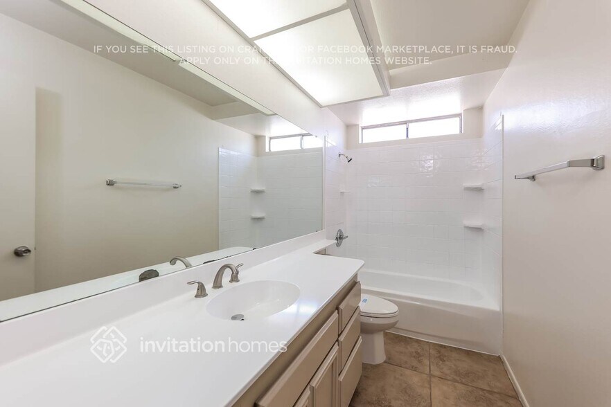 Building Photo - 3340 W Sandra Terrace