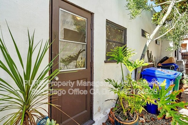 Building Photo - 3705 1st Ave