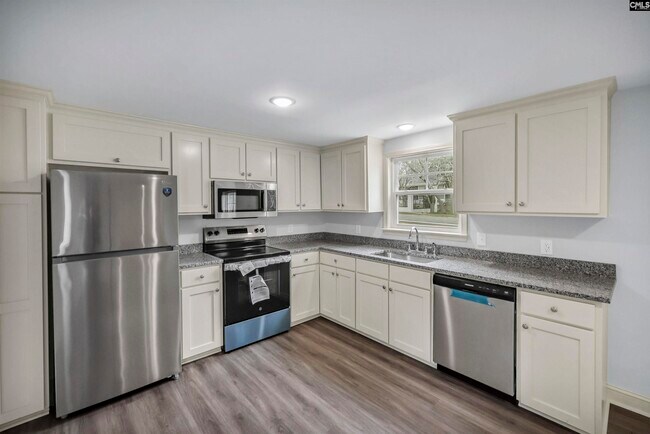 Building Photo - 152 Robin Rd