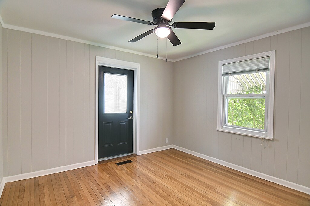 Building Photo - 523 Watervliet Ave
