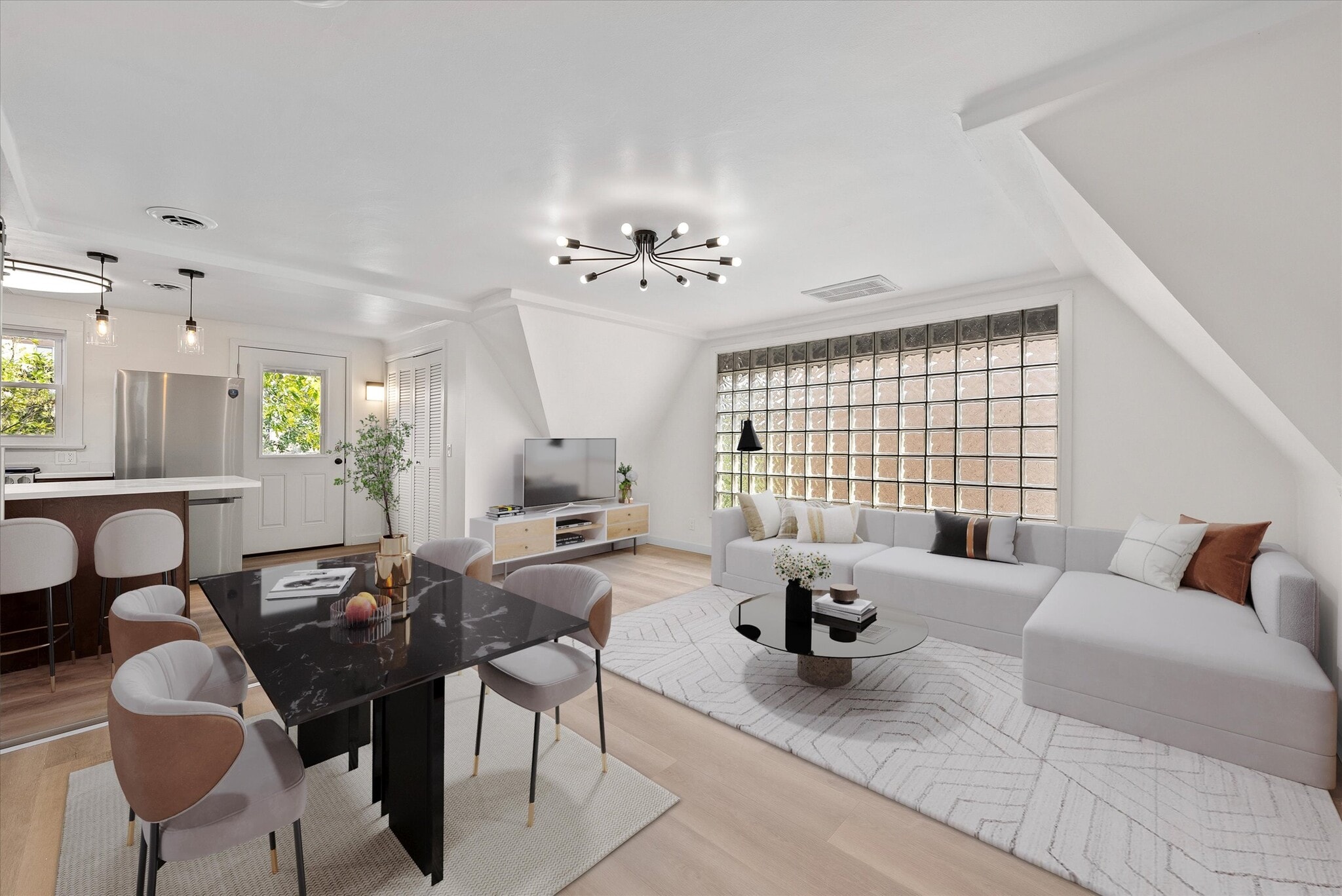 Unit 3 - virtually staged - 2026 E Kenilworth Pl