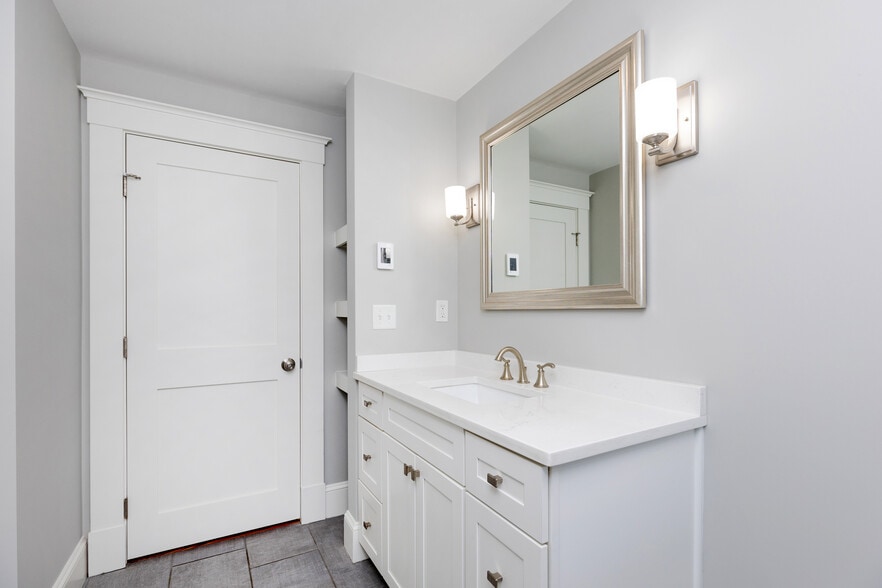 Building Photo - 4 East St