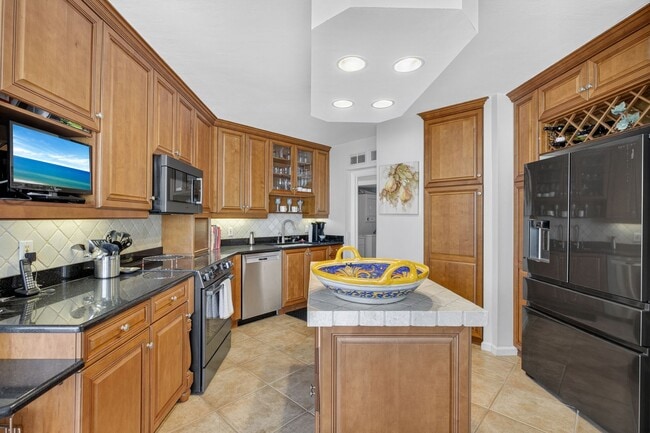 Building Photo - Rare 18th-Floor 3 bed, 3 bath Beachfront Condo at The Savoy!