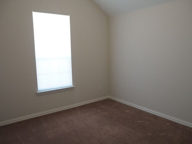 Building Photo - Must See 4 Bed 3 Bath Home in Aubrey