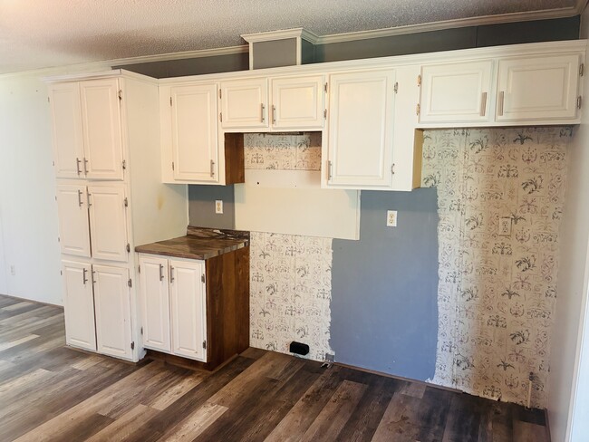 Building Photo - 424 E Air Depot Rd