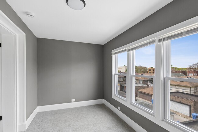 Building Photo - 8210 S Marshfield Ave