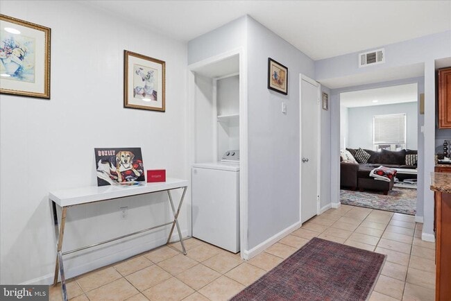 Building Photo - 9234 Byrd Dr