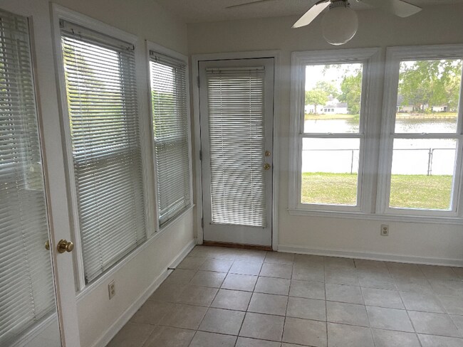 Building Photo - 989 Portabella Ln