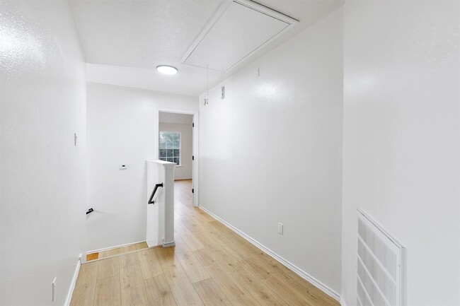 Building Photo - 9031 Aspen Trace Ln