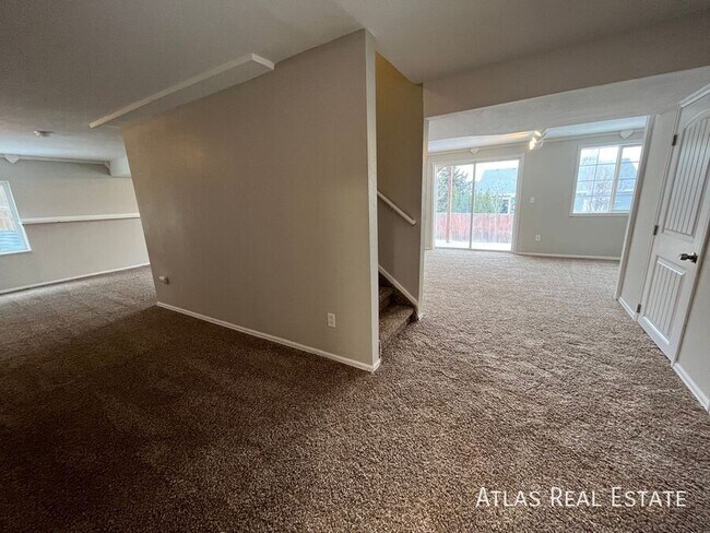 Building Photo - 6423 Elsinore Dr