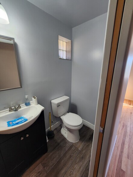 Building Photo - 805 E 1050 N