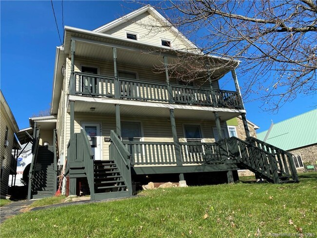 Primary Photo - 174 Main St