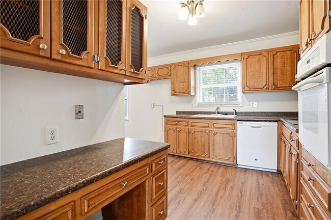 Building Photo - 4165 Williamsburg Dr