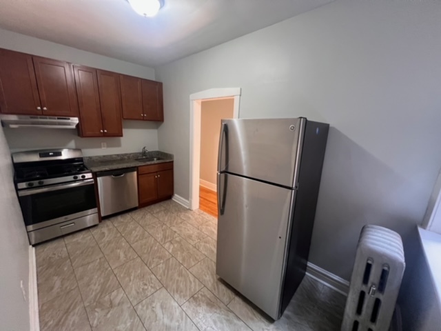 Building Photo - 3222 N Karlov Ave