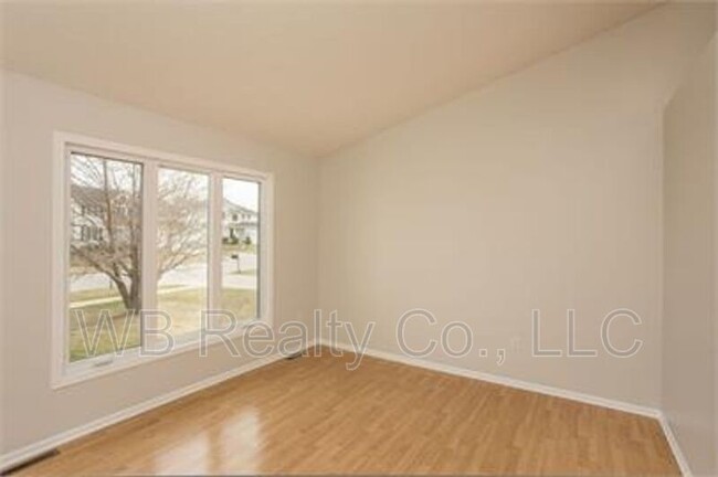 Building Photo - 4525 Waterford Dr