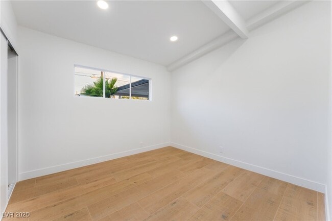 Building Photo - 548 E Oakey Blvd