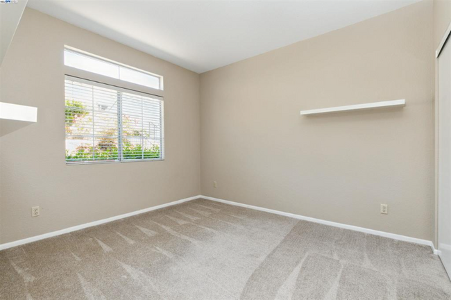 Building Photo - 8170 Mountain View Dr