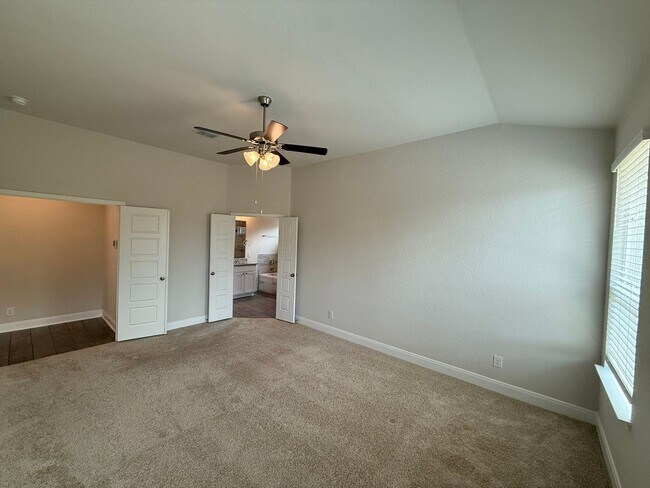 Building Photo - Stunning 4x3 Rental Home in Bulverde, TX!