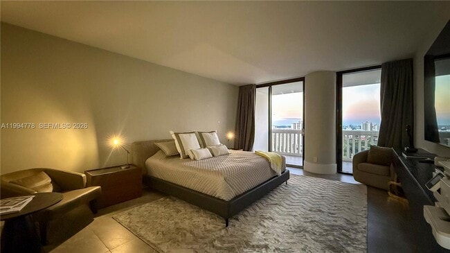 Building Photo - 2000 Island Blvd