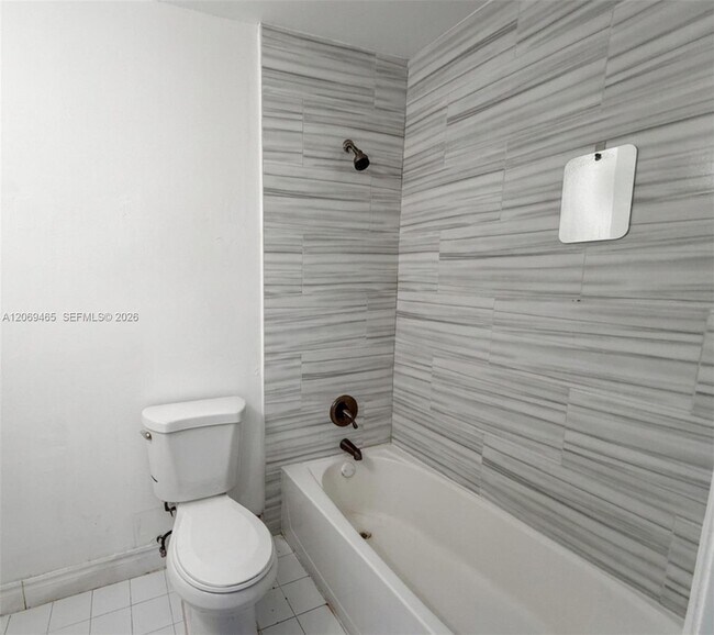 Building Photo - 3152 SW 49th St