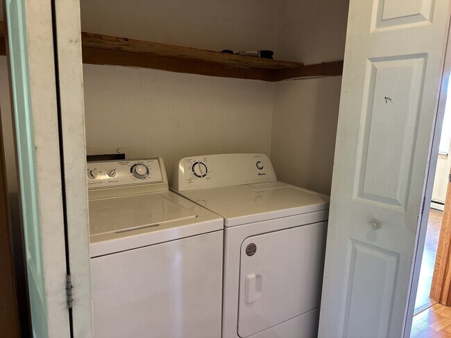 Building Photo - 1688 Tabortown St