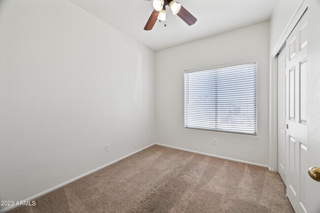 Building Photo - 43927 W Cypress Ln