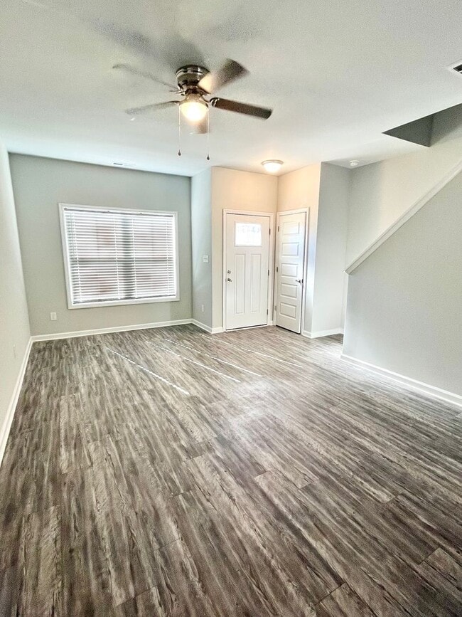 Building Photo - Townhome in Holly Ridge!!