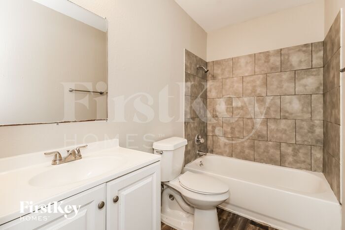 Building Photo - 1715 Glenview Ln