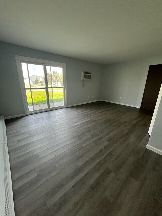 Building Photo - 326 Stratford Way