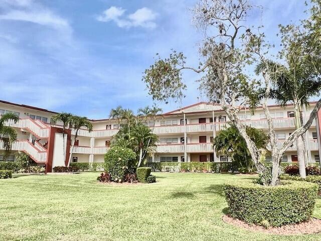 Building Photo - 251 Brighton Dr