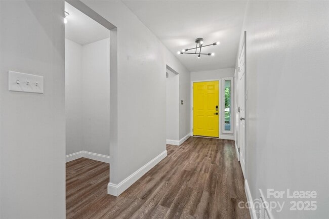 Building Photo - 6801 Stillmeadow Dr