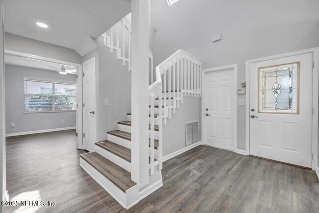 Building Photo - 104 Clam Bake Ct