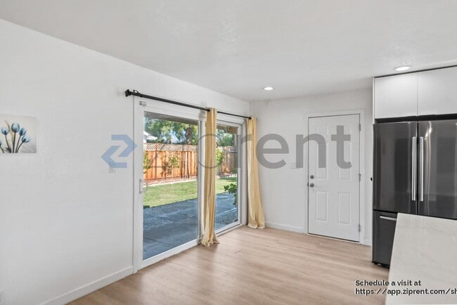 Building Photo - 38440 Farwell Dr