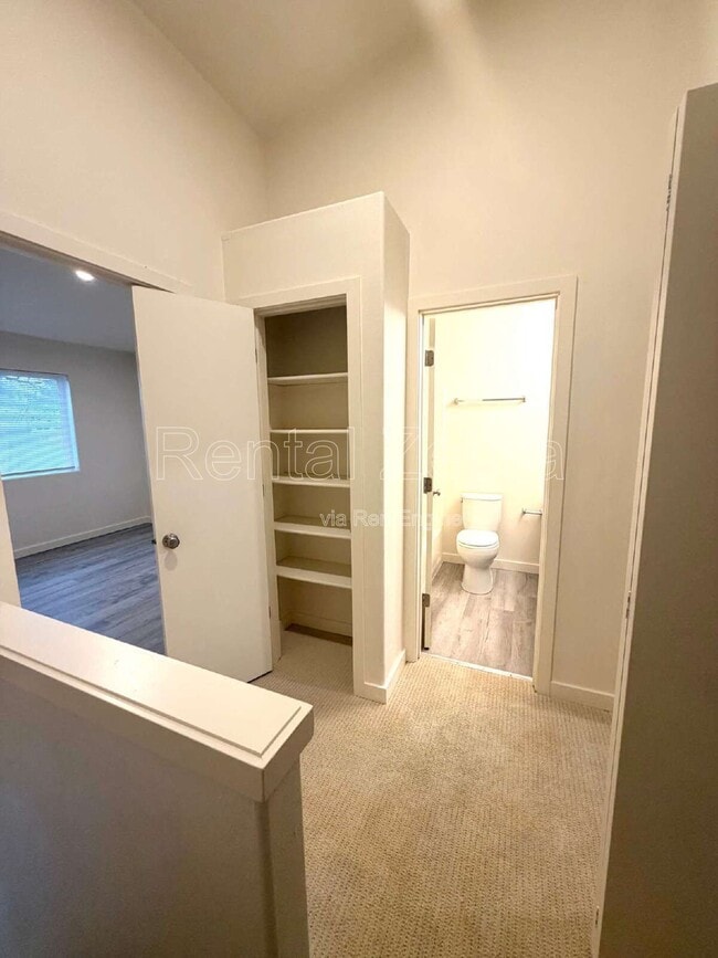 Building Photo - 6702 SE 80th Ave