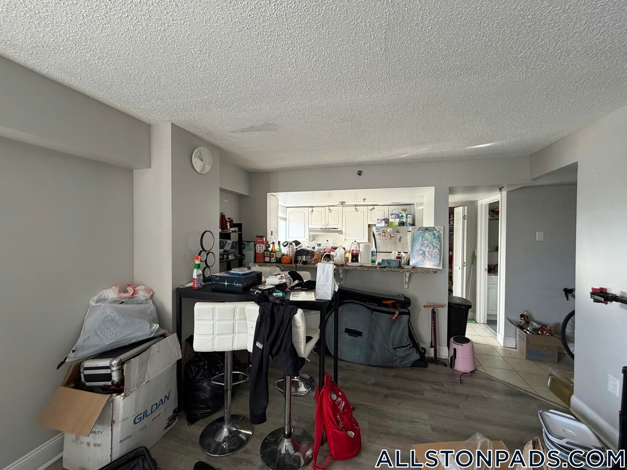 Building Photo - 15 N Beacon St