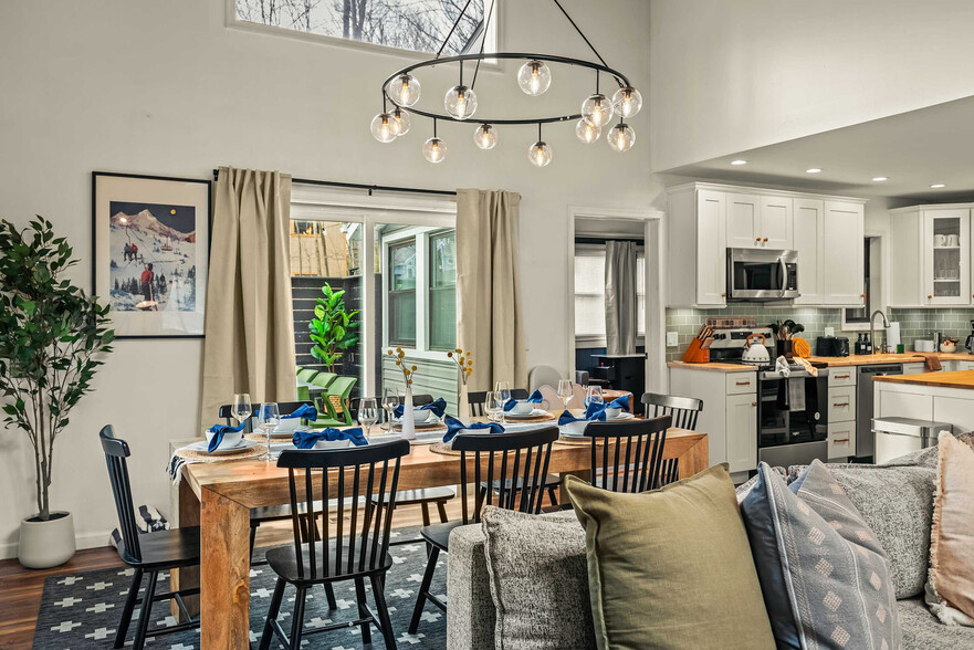Building Photo - 8499 Bumble Bee Way