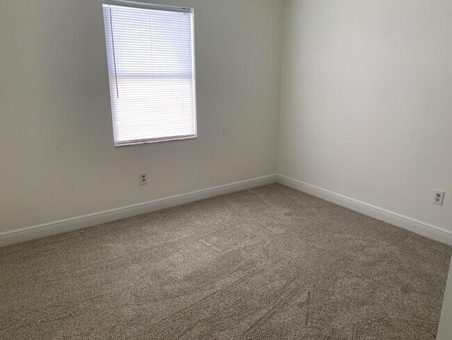 Building Photo - 1838 SE North Buttonwood Dr