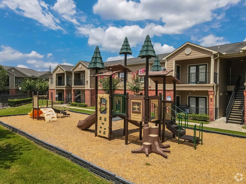 Primary Photo - Fairlake Cove
