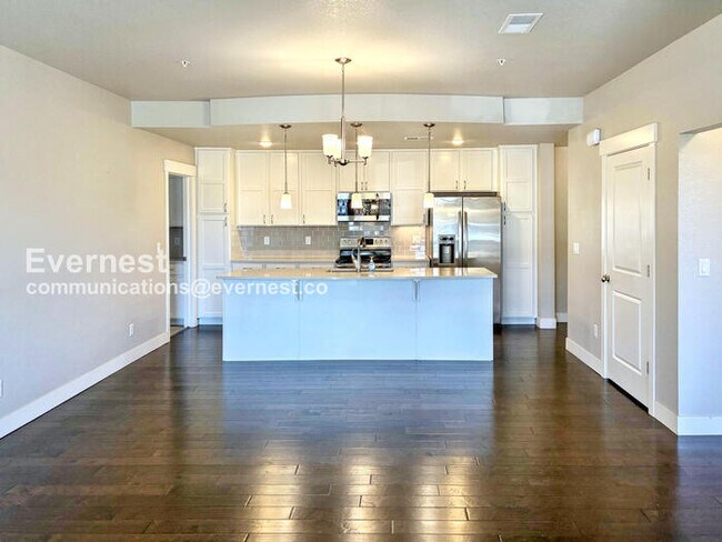 Building Photo - 3 Bed/2 Bath Condo with Garage / Available...