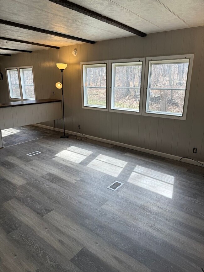 Building Photo - 14 Peach Orchard Rd