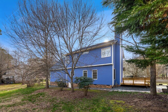 Building Photo - Renovated 4 bed/2.5 bath in Chapel Hill/Carrboro city school district!