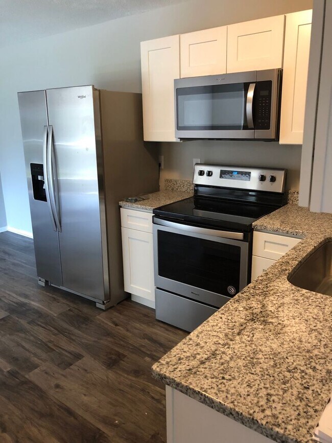 Building Photo - 5 BD/2.5 BA home, NEW RENOVATION!
