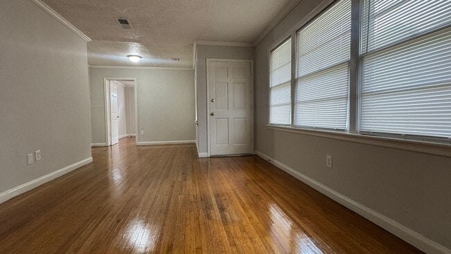 Building Photo - 4533 Dunn Ave