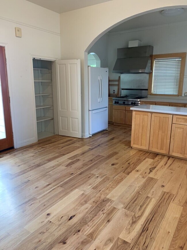 Building Photo - Rare Downtown Davis Gem with Wraparound Porch & Updated Interior