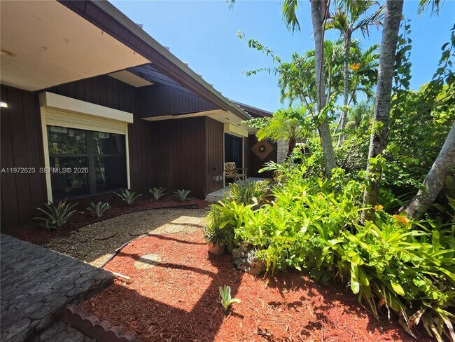 Building Photo - 15305 SW 74th Ct