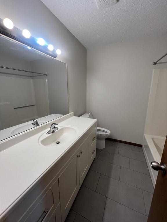 Building Photo - 2210 18th Ave SE