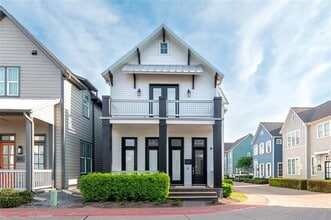 Building Photo - 700 Wooster Ln