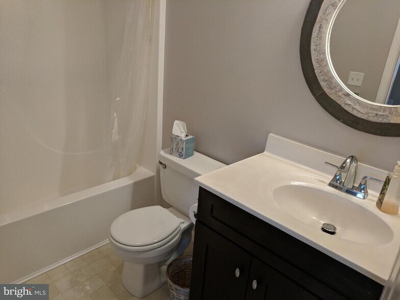 guest bath upstairs - 7230 Clearfield St