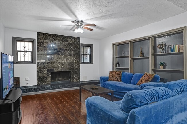 Building Photo - 2311 Chelsea Knoll Ln