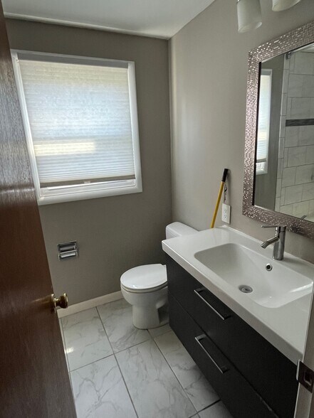 Upstairs Bathroom - 12505 A St